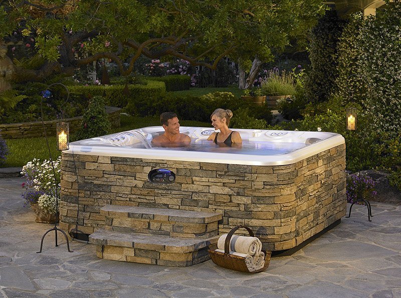 best time to buy a hot tub